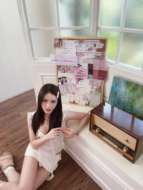 CHARI ชาริ ชาริสา สมาชิก FELIZZ