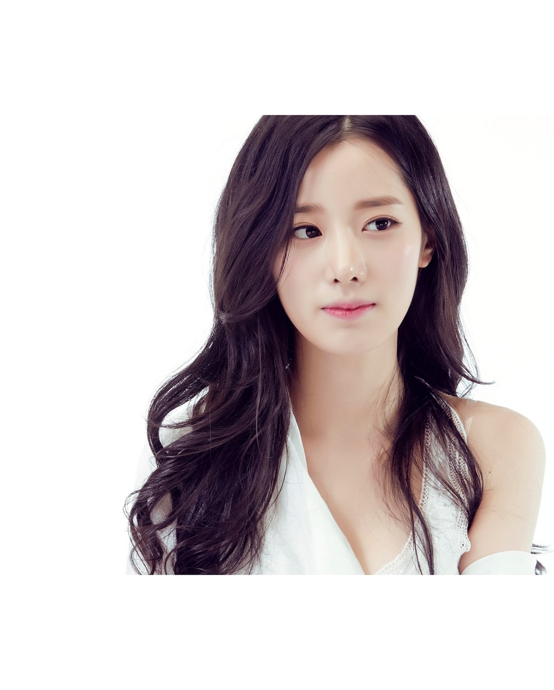 Johyun Shin Ji-won ภาพประกอบผลงานปัจจุบันและภาพยนตร์ Karlovy Vary