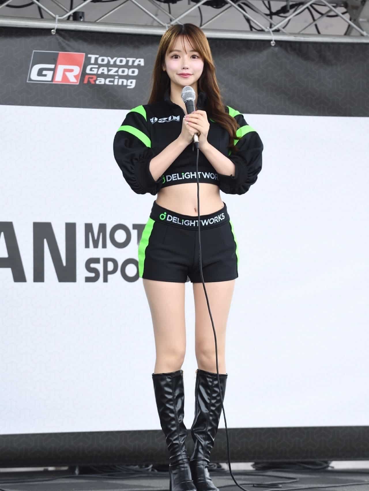 Hina Nitta ฮินะ นิตตะ ในภาพจากช่องทางทางการของเธอเอง