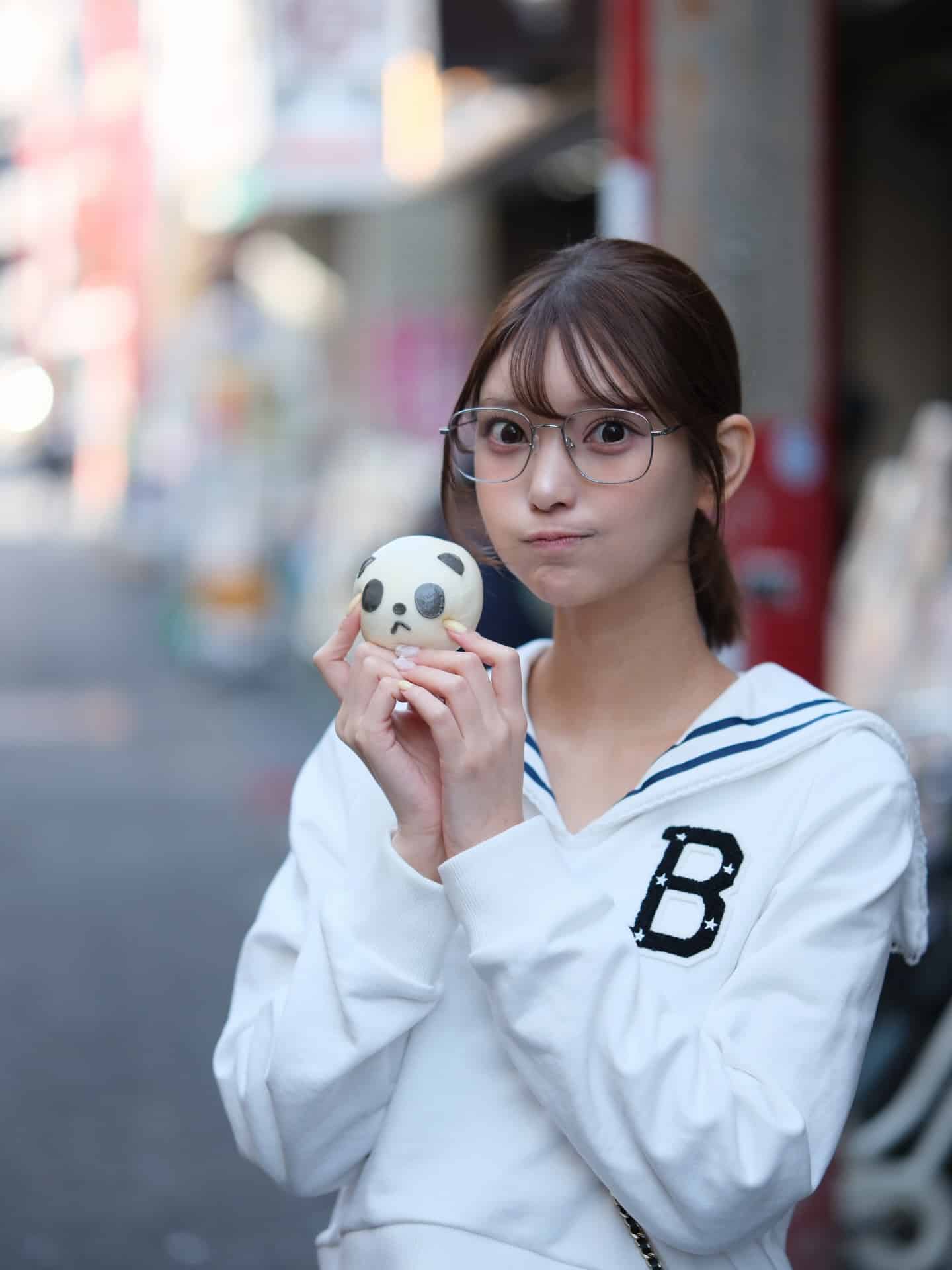 Hana Kuraki กับภาพที่สะท้อนความสนใจด้านแฟชั่นและเมกอัป